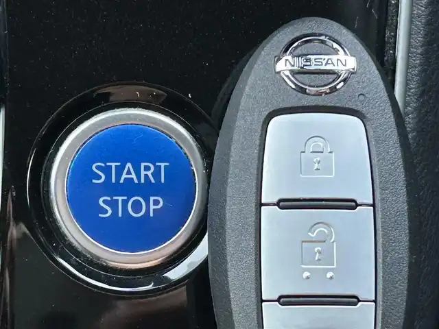 日産 セレナ e－パワー ハイウェイスター 兵庫県 2020(令2)年 4.5万km ダークメタルグレー 純正9インチナビ/フルセグTV/BTオーディオ/CD/DVD/バックカメラ/ETC/プッシュスタート/純正フロアマット/LEDライト/オートライト/FOGランプ/ライトレベライザー/スペアキー/スマートキー/純正15インチアルミホイール