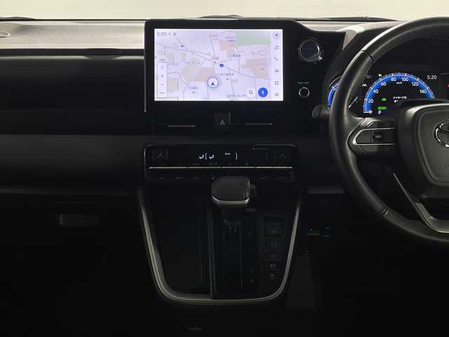 トヨタ ヴォクシー ハイブリッド S－Z 神奈川県 2022(令4)年 1.9万km ホワイトパールクリスタルシャイン 電動サイドステップ/モデリスタスポイラー/純正10.5型ディスプレイオーディオプラス/CD DVD　フルセグ/Bluetooth　USB　HDMI/バックカメラ/両側電動スライドドア/パワーバックドア/AC100V/ETC2.0/快適利便パッケージHigh/ブラインドスポットモニター/セーフティセンス/プリクラッシュセーフティ/レーントレーシングアシスト/レーンディパーチャーアラート/レーダークルーズコントロール/オートマチックハイビーム/ロードサインアシスト/ドライバー異常時対応システム/プロアクティブドライビングアシスト/発進遅れ告知/レーンチェンジアシスト/リアクロストラフィックアラート/パーキングサポートブレーキ/安心降車アシスト/アドバンストドライブ/リヤシートマインダー/後退速度抑制/緊急時操舵支援/前後ソナー/ナノイーX/ハーフレザーシート/2列目オットマン/前席/2列目シートヒーター/革巻きステアリング/ステアリングヒーター/プッシュスタート/スマートキー/純正17インチアルミホイール/LEDヘッドランプ