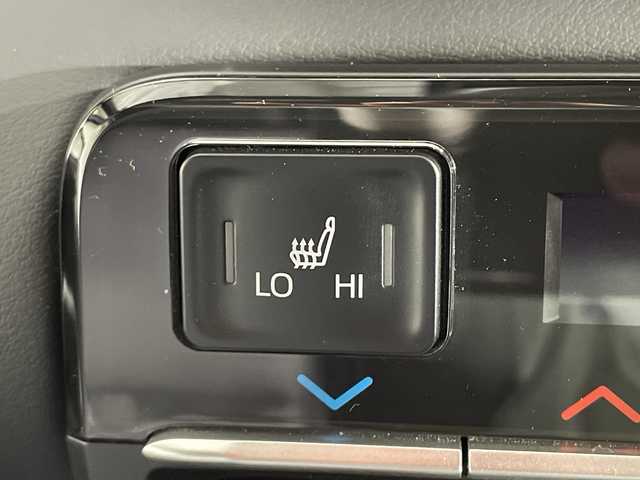 トヨタ ヴォクシー ハイブリッド S－Z 神奈川県 2022(令4)年 1.9万km ホワイトパールクリスタルシャイン 電動サイドステップ/モデリスタスポイラー/純正10.5型ディスプレイオーディオプラス/CD DVD　フルセグ/Bluetooth　USB　HDMI/バックカメラ/両側電動スライドドア/パワーバックドア/AC100V/ETC2.0/快適利便パッケージHigh/ブラインドスポットモニター/セーフティセンス/プリクラッシュセーフティ/レーントレーシングアシスト/レーンディパーチャーアラート/レーダークルーズコントロール/オートマチックハイビーム/ロードサインアシスト/ドライバー異常時対応システム/プロアクティブドライビングアシスト/発進遅れ告知/レーンチェンジアシスト/リアクロストラフィックアラート/パーキングサポートブレーキ/安心降車アシスト/アドバンストドライブ/リヤシートマインダー/後退速度抑制/緊急時操舵支援/前後ソナー/ナノイーX/ハーフレザーシート/2列目オットマン/前席/2列目シートヒーター/革巻きステアリング/ステアリングヒーター/プッシュスタート/スマートキー/純正17インチアルミホイール/LEDヘッドランプ