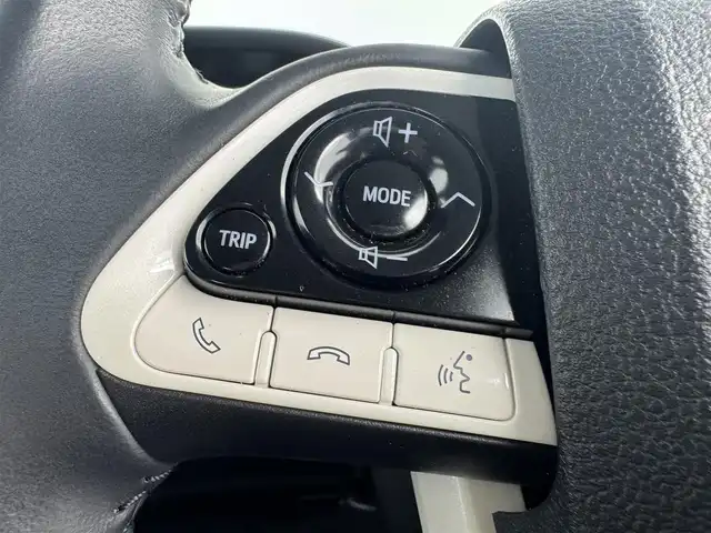トヨタ プリウス ＰＨＶ A プレミアム 愛知県 2017(平29)年 5.3万km スピリテッドアクアメタリック 純正11.2インチナビ/・フルセグTV/Bluetooth/HUD/純正ドライブレコーダー/ビルトインETC/パーキングアシスト/プッシュスタート/ステアリングリモコン/ステアリングヒーター/パワーシート/ブラックレザー調シート/シートヒーター/バックカメラ/トヨタセーフティセンス/　　・プリクラッシュセーフティ/　　・レーンディバーチャーアラート/　　・レーダークルーズコントロール/　　・オートハイビーム/インテリジェントクリアランスソナー/LEDヘッドライト/フォグランプ/取扱説明書/スマートキー