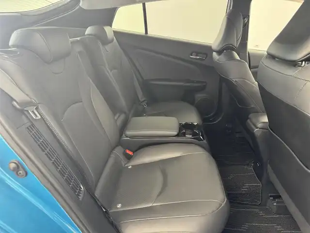 トヨタ プリウス ＰＨＶ A プレミアム 愛知県 2017(平29)年 5.3万km スピリテッドアクアメタリック 純正11.2インチナビ/・フルセグTV/Bluetooth/HUD/純正ドライブレコーダー/ビルトインETC/パーキングアシスト/プッシュスタート/ステアリングリモコン/ステアリングヒーター/パワーシート/ブラックレザー調シート/シートヒーター/バックカメラ/トヨタセーフティセンス/　　・プリクラッシュセーフティ/　　・レーンディバーチャーアラート/　　・レーダークルーズコントロール/　　・オートハイビーム/インテリジェントクリアランスソナー/LEDヘッドライト/フォグランプ/取扱説明書/スマートキー