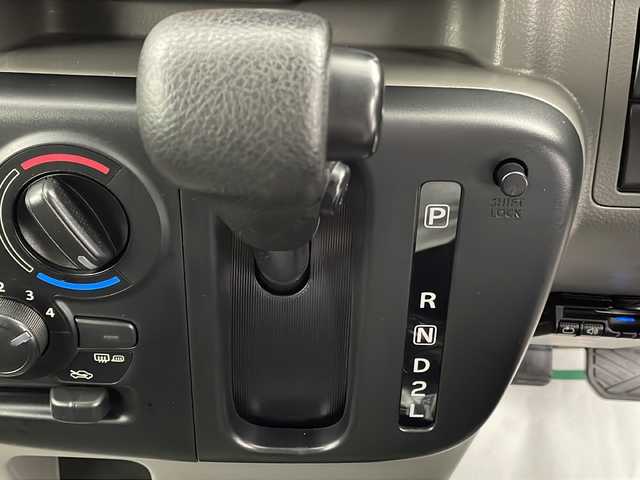 スズキ エブリイ JOINターボ 宮城県 2018(平30)年 8.8万km シルキーシルバーメタリック 禁煙車/ワンオーナー/衝突被害軽減ブレーキ/社外SDナビ/・CD.DVD.Bluetooth/フルセグTV/バックカメラ/ETC/ドライブレコーダー/横滑り防止装置/HIDヘッドライト/フォグランプ/レザー調シートカバー/リモコンキー/電動格納ミラー/社外フロアマット/保証書/取扱説明書
