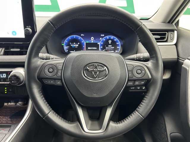トヨタ ＲＡＶ４ G Zパッケージ 鹿児島県 2023(令5)年 5.2万km プラチナホワイトパールマイカ ディスプレイオーディオ/(フルセグ/Bluetooth/AppleCarPlay/AndroidAuto)/デジタルインナーミラー型ドライブレコーダー/ビルトインETC2.0/前席シートベンチレーション/運転席シートメモリ/ステアリングヒーター/本革巻きステアリング/パノラミックビューモニター/BSM/電動パーキングブレーキ/オートブレーキホールド/Toyota Safety Sense/　・プリクラッシュセーフティー/　・レーントレーシングアシスト/　・レーダークルーズコントロール/　・オートマチックハイビーム/　・ロードサインアシスト