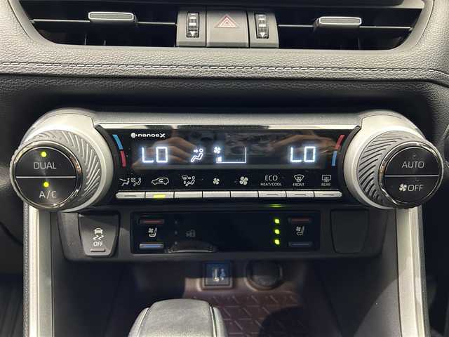 トヨタ ＲＡＶ４ G Zパッケージ 鹿児島県 2023(令5)年 5.2万km プラチナホワイトパールマイカ ディスプレイオーディオ/(フルセグ/Bluetooth/AppleCarPlay/AndroidAuto)/デジタルインナーミラー型ドライブレコーダー/ビルトインETC2.0/前席シートベンチレーション/運転席シートメモリ/ステアリングヒーター/本革巻きステアリング/パノラミックビューモニター/BSM/電動パーキングブレーキ/オートブレーキホールド/Toyota Safety Sense/　・プリクラッシュセーフティー/　・レーントレーシングアシスト/　・レーダークルーズコントロール/　・オートマチックハイビーム/　・ロードサインアシスト