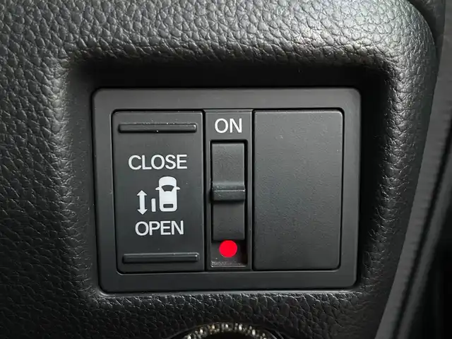 ホンダ Ｎ ＢＯＸ カスタム G L ホンダセンシング 大阪府 2019(令1)年 8.8万km クリスタルブラックパール ホンダセンシング/　・衝突軽減ブレーキ/　・誤発進抑制機能/　・後方誤発進抑制機能/　・路外逸脱抑制機能/　・アダプティブクルーズコントロール/　・車線維持支援システム/　・先行車発進告知機能/　・標識認識機能/バックカメラ/片側パワースライドドア/LEDオートライト/フォグランプ/ルーフキャリア/リアスポイラー/スマートキー/純正ETC/ドアバイザー/ウィンカーミラー