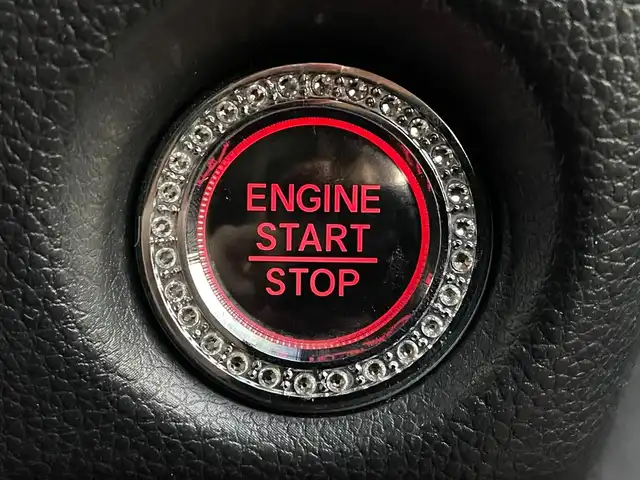 ホンダ Ｎ ＢＯＸ カスタム G L ホンダセンシング 大阪府 2019(令1)年 8.8万km クリスタルブラックパール ホンダセンシング/　・衝突軽減ブレーキ/　・誤発進抑制機能/　・後方誤発進抑制機能/　・路外逸脱抑制機能/　・アダプティブクルーズコントロール/　・車線維持支援システム/　・先行車発進告知機能/　・標識認識機能/バックカメラ/片側パワースライドドア/LEDオートライト/フォグランプ/ルーフキャリア/リアスポイラー/スマートキー/純正ETC/ドアバイザー/ウィンカーミラー