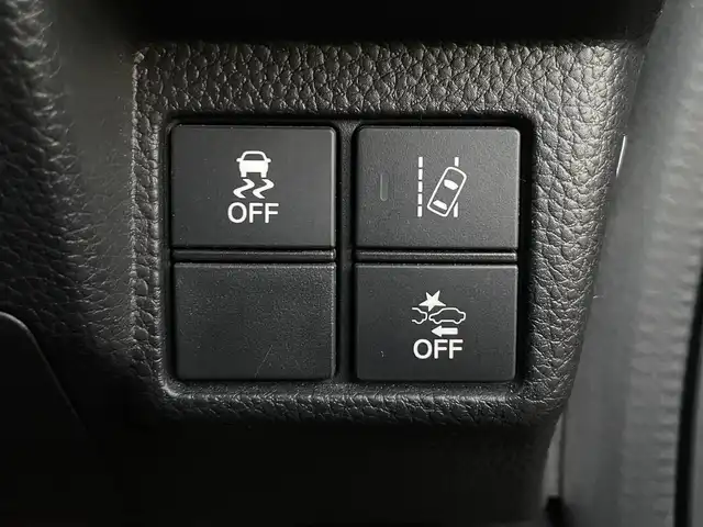 ホンダ Ｎ ＢＯＸ カスタム G L ホンダセンシング 大阪府 2019(令1)年 8.8万km クリスタルブラックパール ホンダセンシング/　・衝突軽減ブレーキ/　・誤発進抑制機能/　・後方誤発進抑制機能/　・路外逸脱抑制機能/　・アダプティブクルーズコントロール/　・車線維持支援システム/　・先行車発進告知機能/　・標識認識機能/バックカメラ/片側パワースライドドア/LEDオートライト/フォグランプ/ルーフキャリア/リアスポイラー/スマートキー/純正ETC/ドアバイザー/ウィンカーミラー