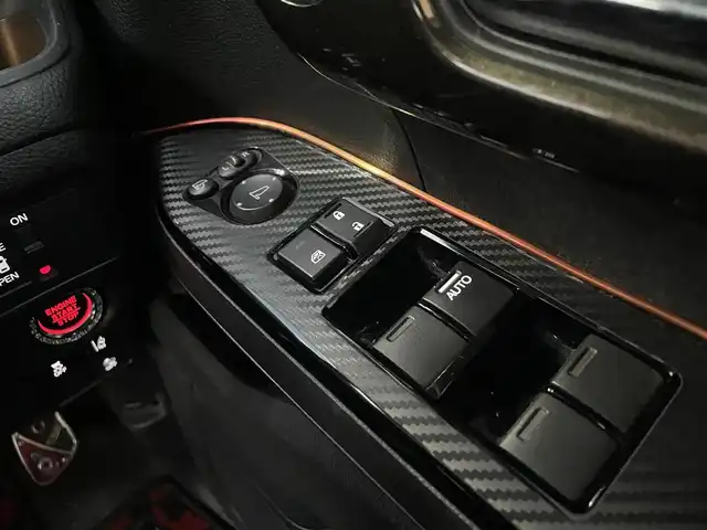 ホンダ Ｎ ＢＯＸ カスタム G L ホンダセンシング 大阪府 2019(令1)年 8.8万km クリスタルブラックパール ホンダセンシング/　・衝突軽減ブレーキ/　・誤発進抑制機能/　・後方誤発進抑制機能/　・路外逸脱抑制機能/　・アダプティブクルーズコントロール/　・車線維持支援システム/　・先行車発進告知機能/　・標識認識機能/バックカメラ/片側パワースライドドア/LEDオートライト/フォグランプ/ルーフキャリア/リアスポイラー/スマートキー/純正ETC/ドアバイザー/ウィンカーミラー