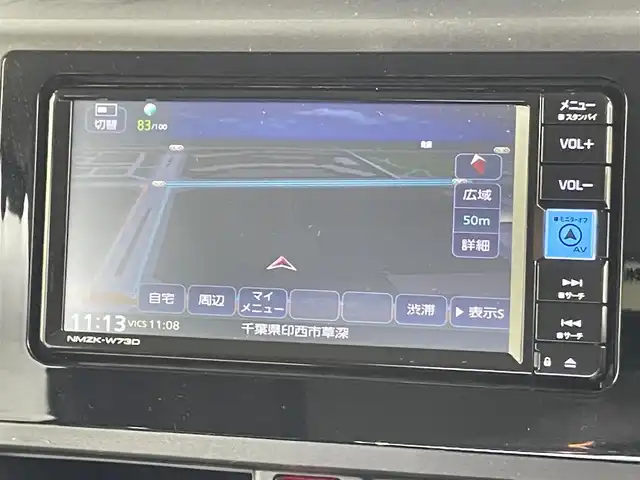 トヨタ ルーミー X 千葉県 2023(令5)年 1.2万km パールホワイトⅢ 禁煙車/トヨタセーフティセンス/・クリアランスソナー/片側電動ドア/純正メモリナビ/・型番：NMZK-W73D/・CD/DVD/USB/Bluetooth/フルセグTV/・バックカメラ/DNシートヒーター/ステアリングスイッチ/社外フロアマット/純正ホイールキャップ/オートライト/・ハロゲンヘッドライト/・ヘッドライトレベライザー/プッシュスタート/・スマートキー/・スペアキー