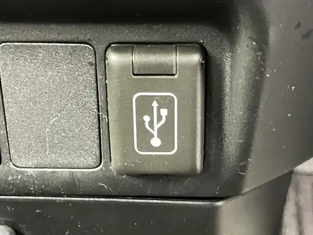 トヨタ ルーミー X 千葉県 2023(令5)年 1.2万km パールホワイトⅢ 禁煙車/トヨタセーフティセンス/・クリアランスソナー/片側電動ドア/純正メモリナビ/・型番：NMZK-W73D/・CD/DVD/USB/Bluetooth/フルセグTV/・バックカメラ/DNシートヒーター/ステアリングスイッチ/社外フロアマット/純正ホイールキャップ/オートライト/・ハロゲンヘッドライト/・ヘッドライトレベライザー/プッシュスタート/・スマートキー/・スペアキー