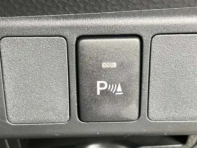 トヨタ ルーミー X 千葉県 2023(令5)年 1.2万km パールホワイトⅢ 禁煙車/トヨタセーフティセンス/・クリアランスソナー/片側電動ドア/純正メモリナビ/・型番：NMZK-W73D/・CD/DVD/USB/Bluetooth/フルセグTV/・バックカメラ/DNシートヒーター/ステアリングスイッチ/社外フロアマット/純正ホイールキャップ/オートライト/・ハロゲンヘッドライト/・ヘッドライトレベライザー/プッシュスタート/・スマートキー/・スペアキー