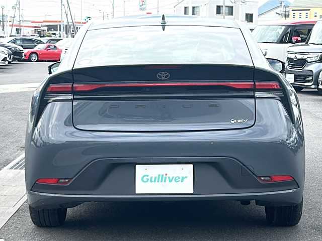トヨタ プリウス U 香川県 2023(令5)年 4.5万km グレー 純正メーカーOPナビ（フルセグTV/BT)/バックカメラ/ドライブレコーダー/コーナーセンサー/ステアリングヒーター/ブラインドスポットモニター/安心降車アシスト/ロードサインアシスト/リアカメラディクション/プロアクティブドライブアシスト/リアクロストラフィックアラート/セカンダリーコリジョンブレーキ/レーンチェンジアシスト/ビルトインETC2.0
