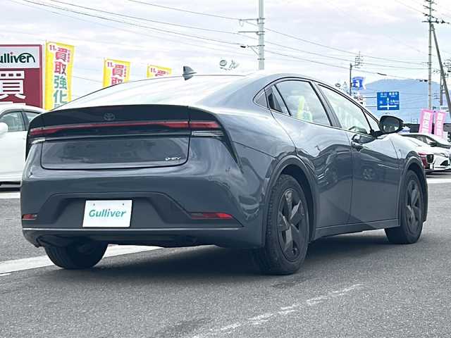 トヨタ プリウス U 香川県 2023(令5)年 4.5万km グレー 純正メーカーOPナビ（フルセグTV/BT)/バックカメラ/ドライブレコーダー/コーナーセンサー/ステアリングヒーター/ブラインドスポットモニター/安心降車アシスト/ロードサインアシスト/リアカメラディクション/プロアクティブドライブアシスト/リアクロストラフィックアラート/セカンダリーコリジョンブレーキ/レーンチェンジアシスト/ビルトインETC2.0