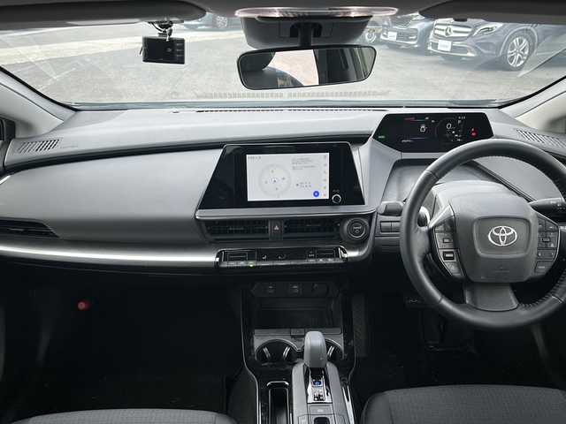 トヨタ プリウス U 香川県 2023(令5)年 4.5万km グレー 純正メーカーOPナビ（フルセグTV/BT)/バックカメラ/ドライブレコーダー/コーナーセンサー/ステアリングヒーター/ブラインドスポットモニター/安心降車アシスト/ロードサインアシスト/リアカメラディクション/プロアクティブドライブアシスト/リアクロストラフィックアラート/セカンダリーコリジョンブレーキ/レーンチェンジアシスト/ビルトインETC2.0