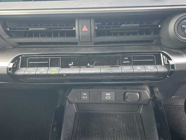 トヨタ プリウス U 香川県 2023(令5)年 4.5万km グレー 純正メーカーOPナビ（フルセグTV/BT)/バックカメラ/ドライブレコーダー/コーナーセンサー/ステアリングヒーター/ブラインドスポットモニター/安心降車アシスト/ロードサインアシスト/リアカメラディクション/プロアクティブドライブアシスト/リアクロストラフィックアラート/セカンダリーコリジョンブレーキ/レーンチェンジアシスト/ビルトインETC2.0