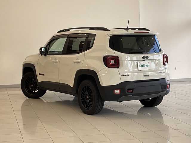 クライスラー・ジープ ジープ レネゲード トレイルホーク 新潟県 2021(令3)年 9万km 白 4WD/純正メモリナビ/BT/AUX/USB/フルセグテレビ/バックカメラ/ETC2.0/レーンキープアシスト/クルーズコントロール/コーナーセンサー/スマートキー/プッシュスタート/LEDヘッドライト/オートライト/フォグランプ/社外17インチアルミホイール/純正17インチAW夏タイヤ車載