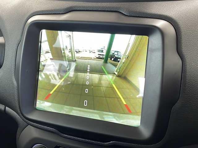 クライスラー・ジープ ジープ レネゲード トレイルホーク 新潟県 2021(令3)年 9万km 白 4WD/純正メモリナビ/BT/AUX/USB/フルセグテレビ/バックカメラ/ETC2.0/レーンキープアシスト/クルーズコントロール/コーナーセンサー/スマートキー/プッシュスタート/LEDヘッドライト/オートライト/フォグランプ/社外17インチアルミホイール/純正17インチAW夏タイヤ車載