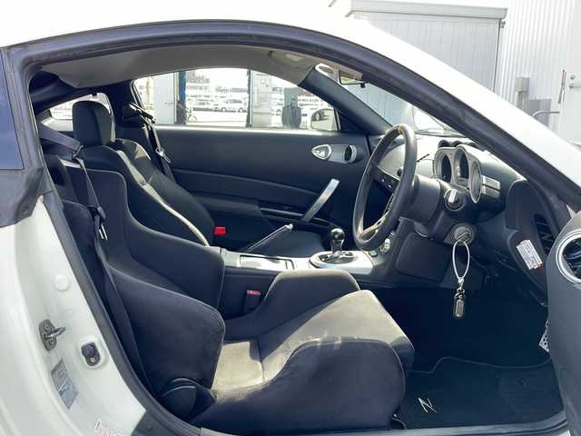 日産 フェアレディ Ｚ 三重県 2005(平17)年 11.7万km 白 momoステアリング/RECAROスポーツシート/Tommykaira社外マフラー/3連メーター/アルミブレーキアクセルペダル/LEDルームランプ/afaエアクリーナー/純正オーディオ