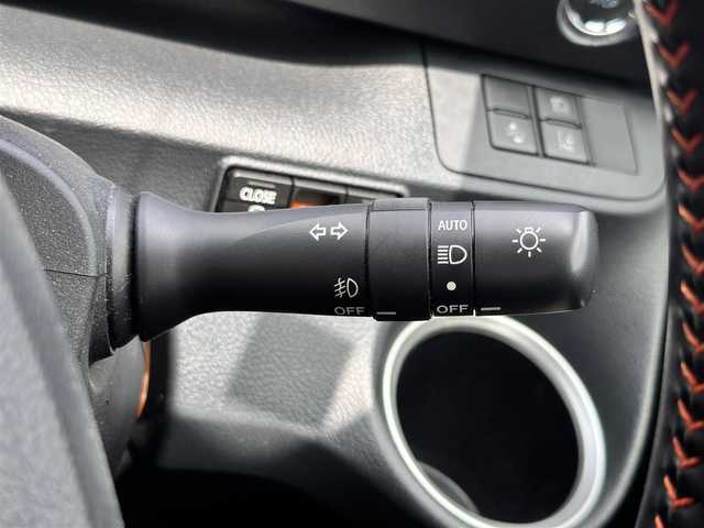 トヨタ シエンタ G クエロ 宮城県 2017(平29)年 5.2万km ホワイトパールクリスタルシャイン シートヒーター（運転席/助手席）/＝＝＝/セーフティセンスC/・プリクラッシュセーフティ/・レーンディパーチャーアラート/・オートハイビーム/先行車発進告知機能/社外ナビ（CN-HW531D）/・CD/DVD/・フルセグTV/ETC/両側パワースライドドア/ハーフレザーシート/革巻きステアリング/LEDヘッドランプ/フォグランプ/オートライト/スマートキー＆プッシュスタート/スペアキー/電動格納ミラー/純正フロアマット/Wエアバッグ