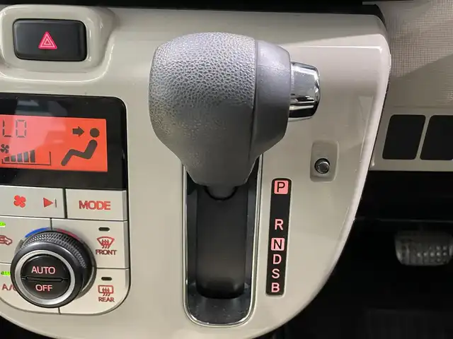 ダイハツ ムーヴ キャンバス X LTD メイクアッフ SA Ⅱ 鹿児島県 2017(平29)年 3.9万km パールホワイトⅢ/ナチュラルベージュマイカメタリック 2トーン 社外ナビ【ＭＤＶＤ５０４ＢＴＷ】　/フルセグＴＶ　/Ｂｌｕｅｔｏｏｔｈ　/バックカメラ　/スマートアシストII　/両側パワースライドドア　/コーナーセンサー　/ハロゲンヘッドライト　/純正ドアバイザー　/ＥＴＣ　/レザー調シートカバー【Clazzio】/禁煙
