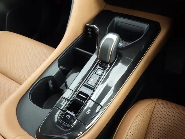 トヨタ クラウン スポーツ Z 千葉県 2024(令6)年 2万km プレシャスホワイトパール Toyota Safety Sense/・プリクラッシュセーフティ/・レーンディパーチャーアラート/・オートハイビーム/・レーダークルーズコントロール/・ブラインドスポットモニター/トヨタチームメイト/・アドバンスドパーク/ヘッドアップディスプレイ/デジタルインナーミラー/パノラマルーフ/ブラックレザーシート/前席パワーシート/エアシート/シートヒーター/置くだけ充電/純正コネクティッドナビ/地デジTV/【Bluetooth接続】/【Apple CarPlay　Android Auto対応】/パノラミックビューモニター/リバース連動ドアミラー（左/右）/ドライブレコーダー/革巻きステアリング/ステアリングスイッチ/ETC（2.0）/LEDヘッドライト/フォグライト/ウインカーミラー/クリアランスソナー/純正21インチアルミホイル/サイド/カーテンエアバッグ/スマートキー