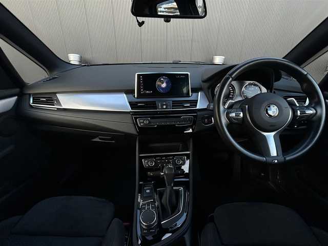 ＢＭＷ ２１８ｄ xDriveアクティブツアラーMスポーツ 長野県 2019(平31)年 3万km サファイアブラックP インテリジェントセーフティ/　純正ＨＤＤナビ　/　バックカメラ/　パークディスタンスコントロール/　パワーバックドア/　ＬＥＤヘッドライト/　シートヒーター/　ＬＩＭコントロール/　前後ドラレコ/　ミラーＥＴＣ/　純正ドアバイザー/　パドルシフト/　アイドリングストップ/　USB3.0/　保証書・取説・スペアキー