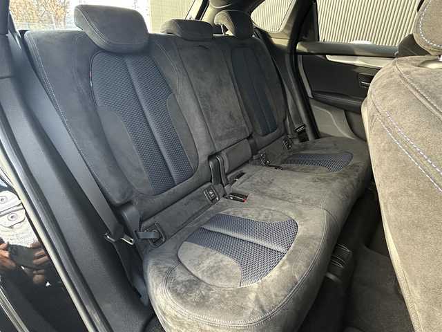 ＢＭＷ ２１８ｄ xDriveアクティブツアラーMスポーツ 長野県 2019(平31)年 3万km サファイアブラックP インテリジェントセーフティ/　純正ＨＤＤナビ　/　バックカメラ/　パークディスタンスコントロール/　パワーバックドア/　ＬＥＤヘッドライト/　シートヒーター/　ＬＩＭコントロール/　前後ドラレコ/　ミラーＥＴＣ/　純正ドアバイザー/　パドルシフト/　アイドリングストップ/　USB3.0/　保証書・取説・スペアキー