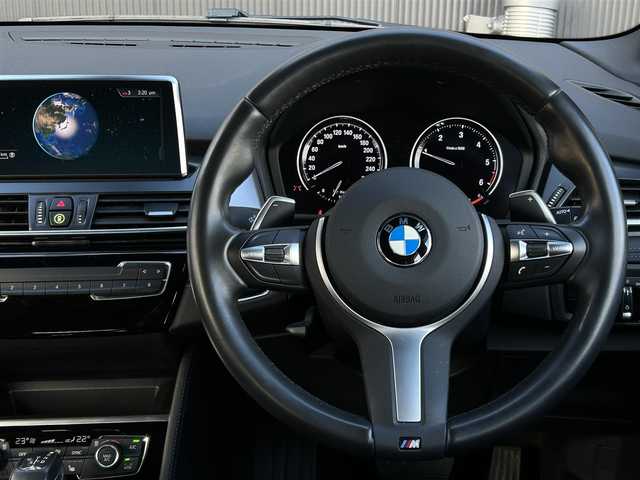 ＢＭＷ ２１８ｄ xDriveアクティブツアラーMスポーツ 長野県 2019(平31)年 3万km サファイアブラックP インテリジェントセーフティ/　純正ＨＤＤナビ　/　バックカメラ/　パークディスタンスコントロール/　パワーバックドア/　ＬＥＤヘッドライト/　シートヒーター/　ＬＩＭコントロール/　前後ドラレコ/　ミラーＥＴＣ/　純正ドアバイザー/　パドルシフト/　アイドリングストップ/　USB3.0/　保証書・取説・スペアキー