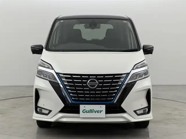 日産 セレナ e－パワー ハイウェイスター V 福岡県 2021(令3)年 3.1万km ブリリアントホワイトパール 2トーン 純正９型ナビ　/全方位カメラ　/ＥＴＣ　/前後ドラレコ　/インテリジェントルームミラー　/プロパイロット　/コーナーセンサー　/エマージェンシーブレーキ　/レーンキープ　/ＢＳＷ　/両側パワースライドドア　/ＬＥＤヘッドライト