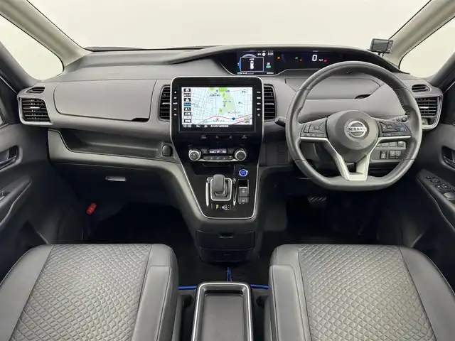 日産 セレナ e－パワー ハイウェイスター V 福岡県 2021(令3)年 3.1万km ブリリアントホワイトパール 2トーン 純正９型ナビ　/全方位カメラ　/ＥＴＣ　/前後ドラレコ　/インテリジェントルームミラー　/プロパイロット　/コーナーセンサー　/エマージェンシーブレーキ　/レーンキープ　/ＢＳＷ　/両側パワースライドドア　/ＬＥＤヘッドライト