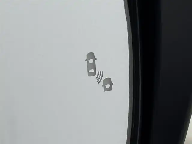 日産 セレナ e－パワー ハイウェイスター V 福岡県 2021(令3)年 3.1万km ブリリアントホワイトパール 2トーン 純正９型ナビ　/全方位カメラ　/ＥＴＣ　/前後ドラレコ　/インテリジェントルームミラー　/プロパイロット　/コーナーセンサー　/エマージェンシーブレーキ　/レーンキープ　/ＢＳＷ　/両側パワースライドドア　/ＬＥＤヘッドライト