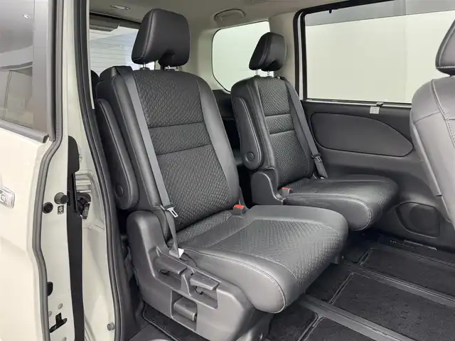 日産 セレナ e－パワー ハイウェイスター V 福岡県 2021(令3)年 3.1万km ブリリアントホワイトパール 2トーン 純正９型ナビ　/全方位カメラ　/ＥＴＣ　/前後ドラレコ　/インテリジェントルームミラー　/プロパイロット　/コーナーセンサー　/エマージェンシーブレーキ　/レーンキープ　/ＢＳＷ　/両側パワースライドドア　/ＬＥＤヘッドライト