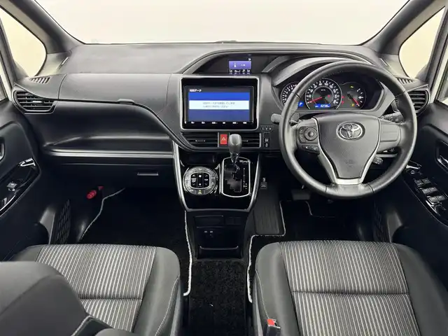 トヨタ ヴォクシー ZS 煌Ⅱ 福岡県 2019(平31)年 6.4万km ホワイトパールクリスタルシャイン 後席モニター　/純正９型ナビ／フルセグＴＶ　/バックカメラ　/ビルトインＥＴＣ　/クルーズコントロール　/コーナーセンサー　/衝突軽減ブレーキ　/レーンキープ　/アクセル踏み間違い防止　/両側電動スライドドア　/純正１６インチＡＷ