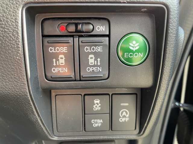 ホンダ オデッセイ アブソルート 宮城県 2013(平25)年 7.2万km プレミアムヴィーナスブラックP 登録時走行距離71944km/純正HDDナビ/フルセグTV/CD/DVD/Bluetooth/HDMI/USB/両側パワースライド/アイドリングストップ/横滑り防止装置/クルーズコントロール/オートライト/プッシュスタート/スマートキー/スペアキー×１/社外ドリンクホルダー/バックカメラ/衝突軽減ブレーキ/パドルシフト/ステアリングリモコン/2列目キャプテンシート/ウォークスルー/純正フロアマット/LEDヘッドライト/フォグランプ/電動格納ミラー/純正アルミホイール