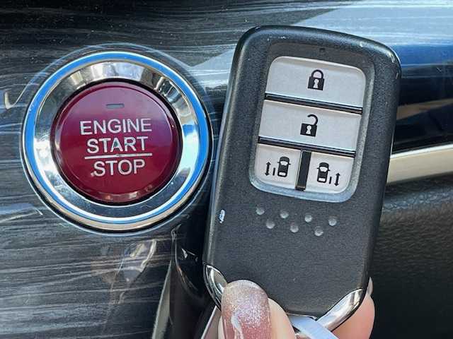 ホンダ オデッセイ アブソルート 宮城県 2013(平25)年 7.2万km プレミアムヴィーナスブラックP 登録時走行距離71944km/純正HDDナビ/フルセグTV/CD/DVD/Bluetooth/HDMI/USB/両側パワースライド/アイドリングストップ/横滑り防止装置/クルーズコントロール/オートライト/プッシュスタート/スマートキー/スペアキー×１/社外ドリンクホルダー/バックカメラ/衝突軽減ブレーキ/パドルシフト/ステアリングリモコン/2列目キャプテンシート/ウォークスルー/純正フロアマット/LEDヘッドライト/フォグランプ/電動格納ミラー/純正アルミホイール