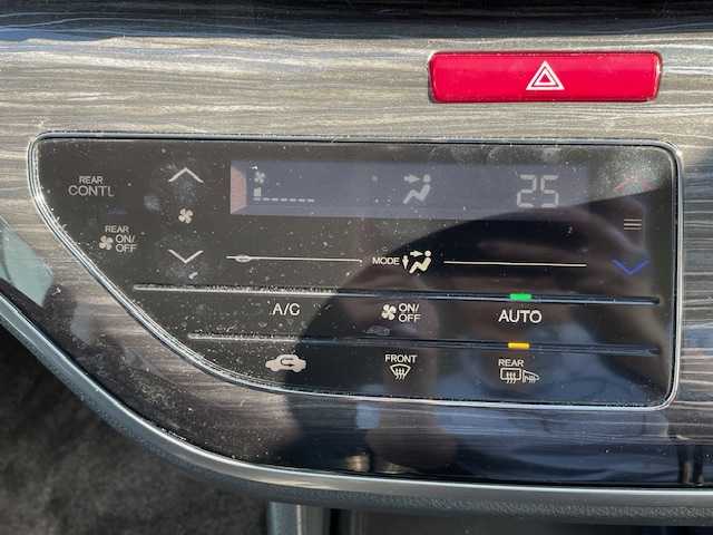 ホンダ オデッセイ アブソルート 宮城県 2013(平25)年 7.2万km プレミアムヴィーナスブラックP 登録時走行距離71944km/純正HDDナビ/フルセグTV/CD/DVD/Bluetooth/HDMI/USB/両側パワースライド/アイドリングストップ/横滑り防止装置/クルーズコントロール/オートライト/プッシュスタート/スマートキー/スペアキー×１/社外ドリンクホルダー/バックカメラ/衝突軽減ブレーキ/パドルシフト/ステアリングリモコン/2列目キャプテンシート/ウォークスルー/純正フロアマット/LEDヘッドライト/フォグランプ/電動格納ミラー/純正アルミホイール