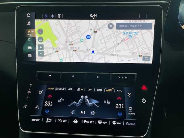 マセラティ マセラティ グレカーレ GT 東京都 2023(令5)年 1.3万km 白 登録時走行12406km/ワンオーナー/純正ナビ・フルセグTV/360度カメラ/Sonus faberサウンドシステム/サンルーフ/黒革シート/前席パワーシート＆シートヒーター/純正20インチAW/イエローブレーキキャリパー/LEDライト/ETC2.0/ドライブレコーダー/アダプティブクルーズコントロール/バーチャルコックピット/ブラインドスポットアシスト/アクティブレーンマネジメント/アクティブブレーキ/パークアシスト/ヒルスタートアシスト/パワーバックドア/コーナーセンサー/R6年記録簿/保証書・取説/スペアキー