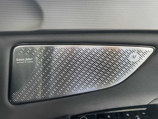 マセラティ マセラティ グレカーレ GT 東京都 2023(令5)年 1.3万km 白 登録時走行12406km/ワンオーナー/純正ナビ・フルセグTV/360度カメラ/Sonus faberサウンドシステム/サンルーフ/黒革シート/前席パワーシート＆シートヒーター/純正20インチAW/イエローブレーキキャリパー/LEDライト/ETC2.0/ドライブレコーダー/アダプティブクルーズコントロール/バーチャルコックピット/ブラインドスポットアシスト/アクティブレーンマネジメント/アクティブブレーキ/パークアシスト/ヒルスタートアシスト/パワーバックドア/コーナーセンサー/R6年記録簿/保証書・取説/スペアキー