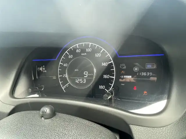 日産 ノート e－パワー メダリスト 岡山県 2017(平29)年 11.4万km スーパーブラック (株)IDOMが運営する【じしゃロン岡山店】の自社ローン専用車両になります。こちらは現金またはオートローンご利用時の価格です。自社ローンご希望の方は別途その旨お申付け下さい/純正ナビ（MM316D-W）/アラウンドビューモニター/ドライブレコーダー/ETC/スマートキー/プッシュスタート