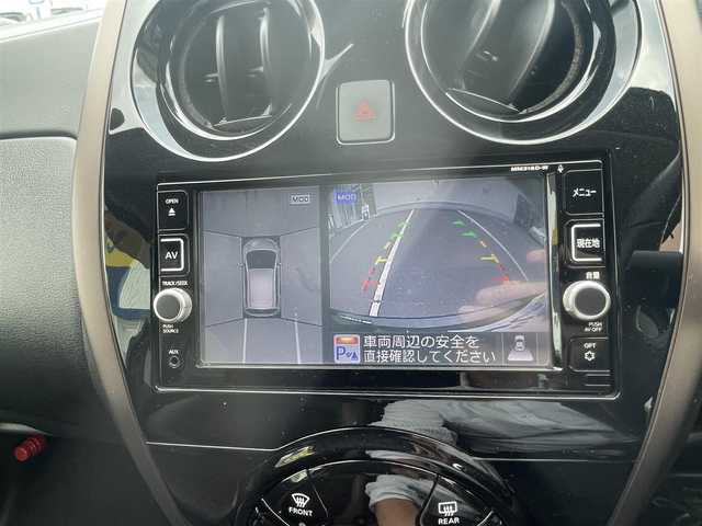 日産 ノート e－パワー メダリスト 岡山県 2017(平29)年 11.4万km スーパーブラック (株)IDOMが運営する【じしゃロン岡山店】の自社ローン専用車両になります。こちらは現金またはオートローンご利用時の価格です。自社ローンご希望の方は別途その旨お申付け下さい/純正ナビ（MM316D-W）/アラウンドビューモニター/ドライブレコーダー/ETC/スマートキー/プッシュスタート