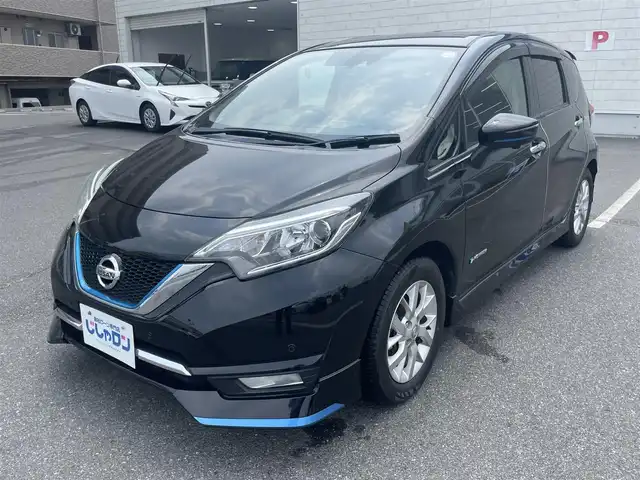 日産 ノート e－パワー メダリスト 岡山県 2017(平29)年 11.4万km スーパーブラック (株)IDOMが運営する【じしゃロン岡山店】の自社ローン専用車両になります。こちらは現金またはオートローンご利用時の価格です。自社ローンご希望の方は別途その旨お申付け下さい/純正ナビ（MM316D-W）/アラウンドビューモニター/ドライブレコーダー/ETC/スマートキー/プッシュスタート