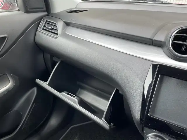 スズキ スイフト XG 千葉県 2022(令4)年 2.5万km バーニングレッドPM オーディオレス車両/ETC/D席シートヒーター/プッシュスタート/ハロゲンライト/オートライト/ヘッドライトレベライザー/横滑り防止装置/電格ミラー/純正フロアマット/純正ホイールキャップ