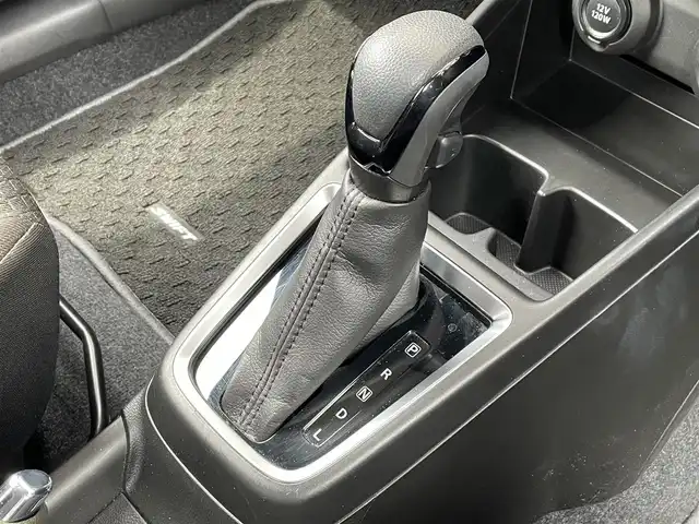 スズキ スイフト XG 千葉県 2022(令4)年 2.5万km バーニングレッドPM オーディオレス車両/ETC/D席シートヒーター/プッシュスタート/ハロゲンライト/オートライト/ヘッドライトレベライザー/横滑り防止装置/電格ミラー/純正フロアマット/純正ホイールキャップ