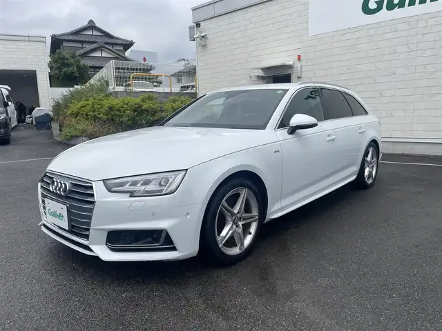 アウディ Ａ４ 2.0TFSIスポーツ S ライン PKG 神奈川県 2019(平31)年 5.2万km グレイシアホワイトメタリック メーカーオプション/アシスタンスパッケージ/・アウディプレセンスリア/・アウディサイドアシスト/・パークアシスト/・サラウンドビューカメラ/・リアサイドエアバック/バーチャルコックピット/マトリクスLEDライト//純正ナビ/・Bluetoothオーディオ/・DVD再生/・フルセグTV/ハーフレザーシート/・前席パワーシート/・前席シートヒーター/運転支援機能/・アダプティブクルーズコントロール/・アウディプレセンス/・アクティブレーンアシスト/ビルトイン２．０ETC/スマートキーX2/新車時手帳、取説