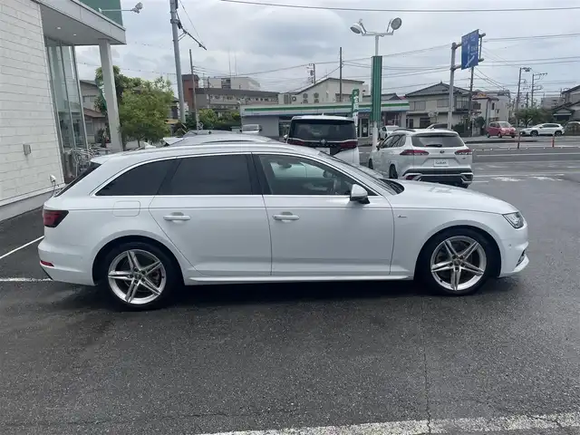 アウディ Ａ４ 2.0TFSIスポーツ S ライン PKG 神奈川県 2019(平31)年 5.2万km グレイシアホワイトメタリック メーカーオプション/アシスタンスパッケージ/・アウディプレセンスリア/・アウディサイドアシスト/・パークアシスト/・サラウンドビューカメラ/・リアサイドエアバック/バーチャルコックピット/マトリクスLEDライト//純正ナビ/・Bluetoothオーディオ/・DVD再生/・フルセグTV/ハーフレザーシート/・前席パワーシート/・前席シートヒーター/運転支援機能/・アダプティブクルーズコントロール/・アウディプレセンス/・アクティブレーンアシスト/ビルトイン２．０ETC/スマートキーX2/新車時手帳、取説