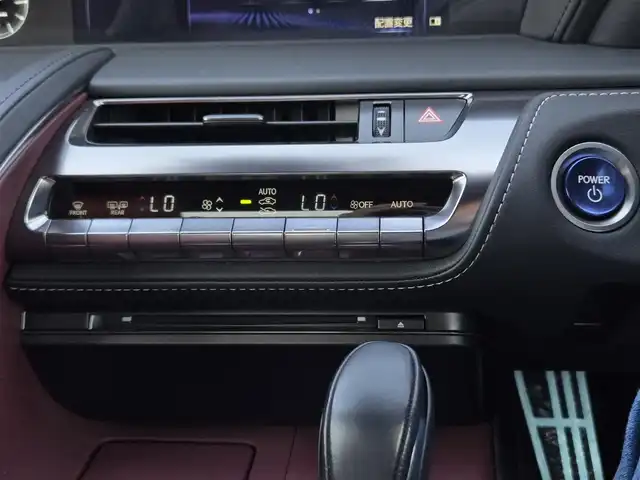 レクサス ＬＣ 500h Lパッケージ 鹿児島県 2018(平30)年 2.5万km ラディアントレッドコントラストレイヤリング レクサスセーフティシステムプラス/レーダークルーズコントロール　/ガラスパノラマルーフ　/純正ＯＰ前方ドライブレコーダー　/純正ＳＤナビ　/Ｂｌｕｅｔｏｏｔｈオーディオ　　/バックカメラ　/Ｄ＋Ｎ席パワーシート　/Ｄ＋Ｎ席シートヒーター/D+N席シートベンチレーション/ステアリングヒーター/前後コーナーセンサー/ビルトインETC2.0/純正アルミホイール(20インチ)/横滑り防止装置/レーンキープアシスト/エアバック(W+サイド)/カーテンエアバッグ/プッシュスタート/スマートキー