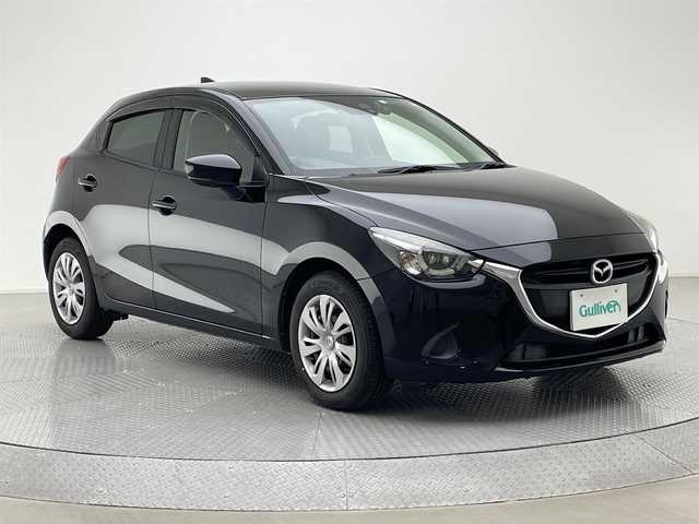 マツダ デミオ 13S 兵庫県 2018(平30)年 6.4万km ジェットブラックマイカ 純正SDナビ/（CD/DVD/Bluetooth/フルセグTV）/スマートシティーブレーキサポート/i-STOP/横滑り防止装置/カーテンエアバッグ/ブラインドスポットモニター/シートヒーター（D/N席）/LEDヘッドライト/オートライト/ETC/前方ドライブレコーダー/純正フロアマット/ドアバイザー/スマートキー/アイドリングストップ/スペアキー1本