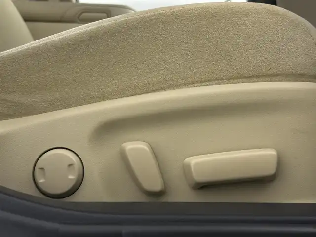 トヨタ クラウン ハイブリッド ロイヤルサルーンG 埼玉県 2014(平26)年 10.2万km ホワイトパールクリスタルシャイン 純正８型ナビ　フルセグＴＶ　Ｂｌｕｅｔｏｏｔｈ　バックカメラ　サンルーフ　ハンドルヒーター　シートヒーター　メモリー機能付きパワーシート　レーダークルーズコントロール　コーナーセンサー　ＥＴＣ２．０