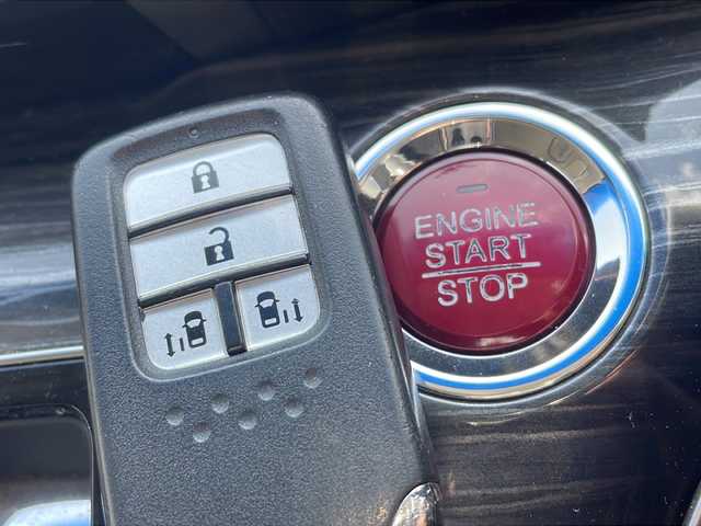 ホンダ オデッセイ アブソルート EX 秋田県 2014(平26)年 11.4万km ホワイトオーキッドパール 純正ナビ/全方位カメラ/ETC/純正18インチアルミ/オットマン/両側パワースライドドア