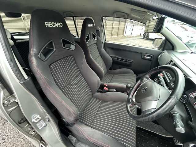 スズキ アルト ワークス 千葉県 2016(平28)年 4.3万km スチールシルバーM 社外メモリナビ/Bluetooth/CD/DVD/フルセグTV/ETC/スマートキー/スペアキー×１/プッシュスタート/ステアリングスイッチ/ウインカーミラー/オートライト/純正15インチアルミホイール/純正フロアマット/純正ドアバイザー/保証書・取扱説明書